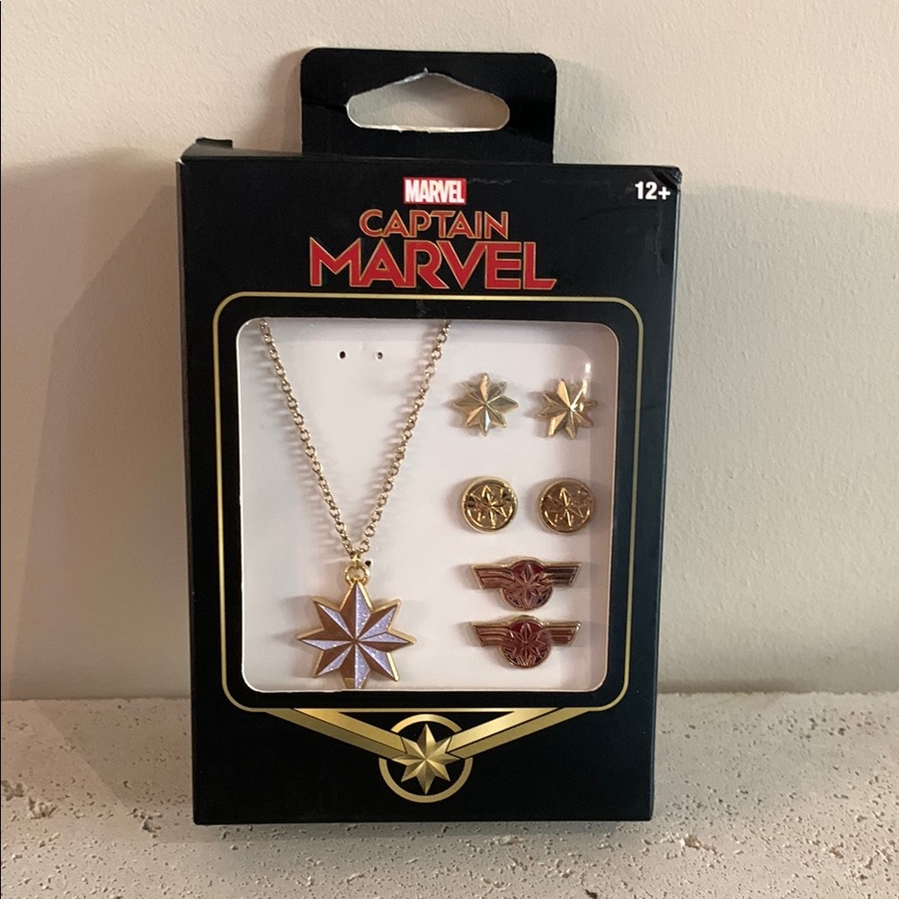 Marvel Captain Marvel Star Emblem Jewelry Set